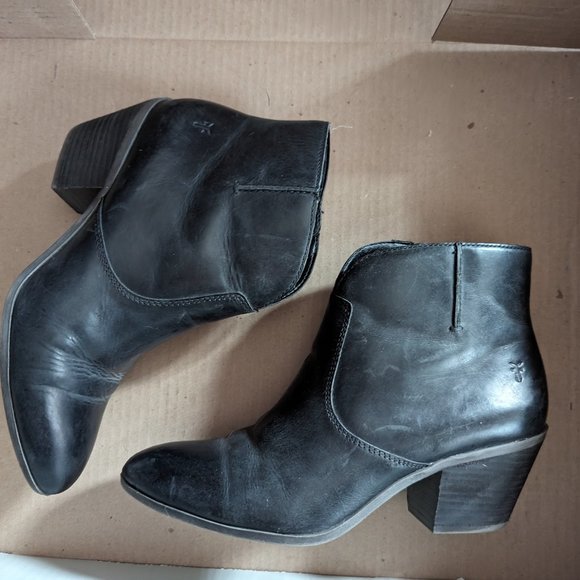 Frye Jennifer Bootie - Picture 1 of 4